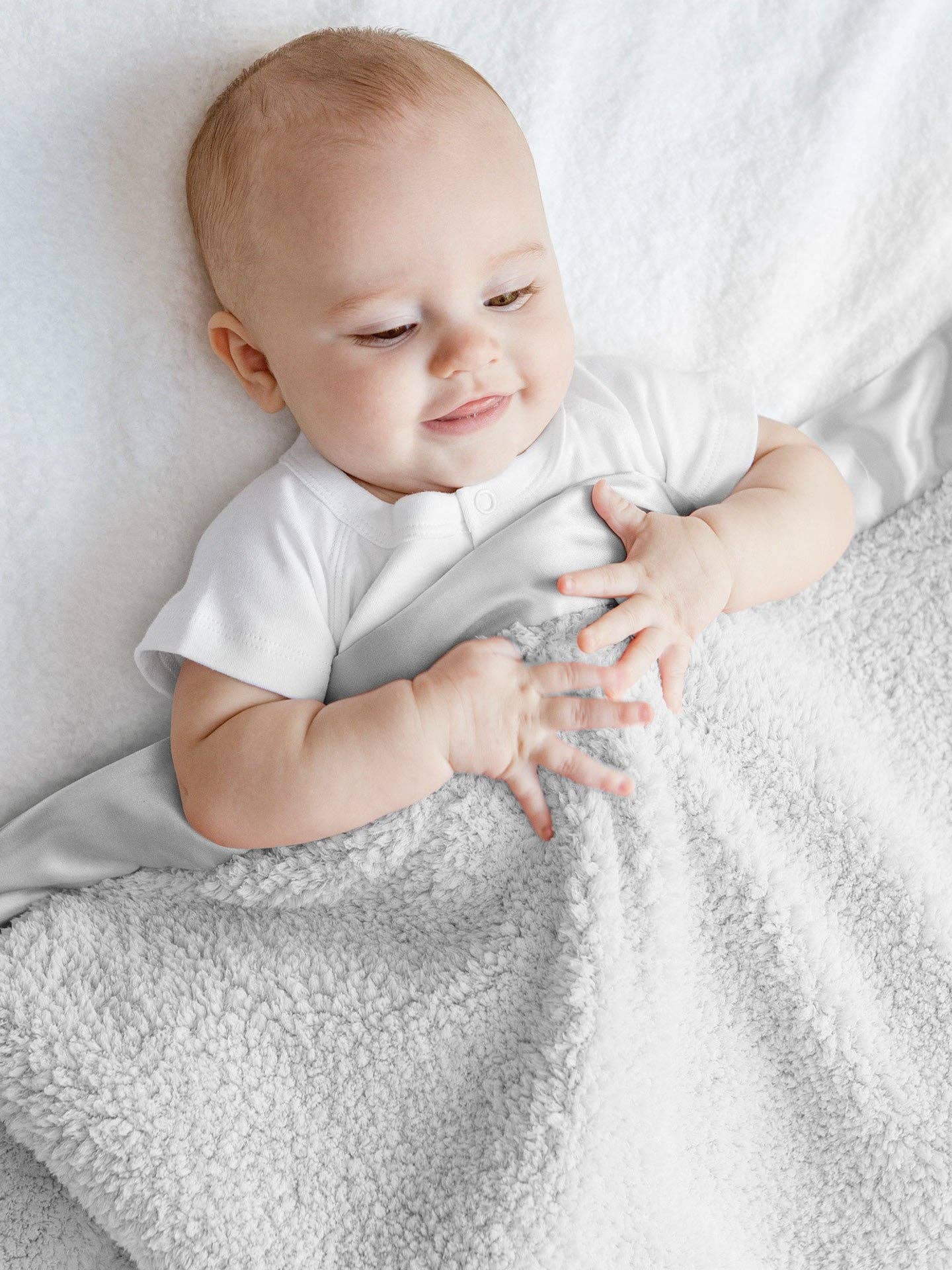 Chenille Baby Blanket: Gift Box / White