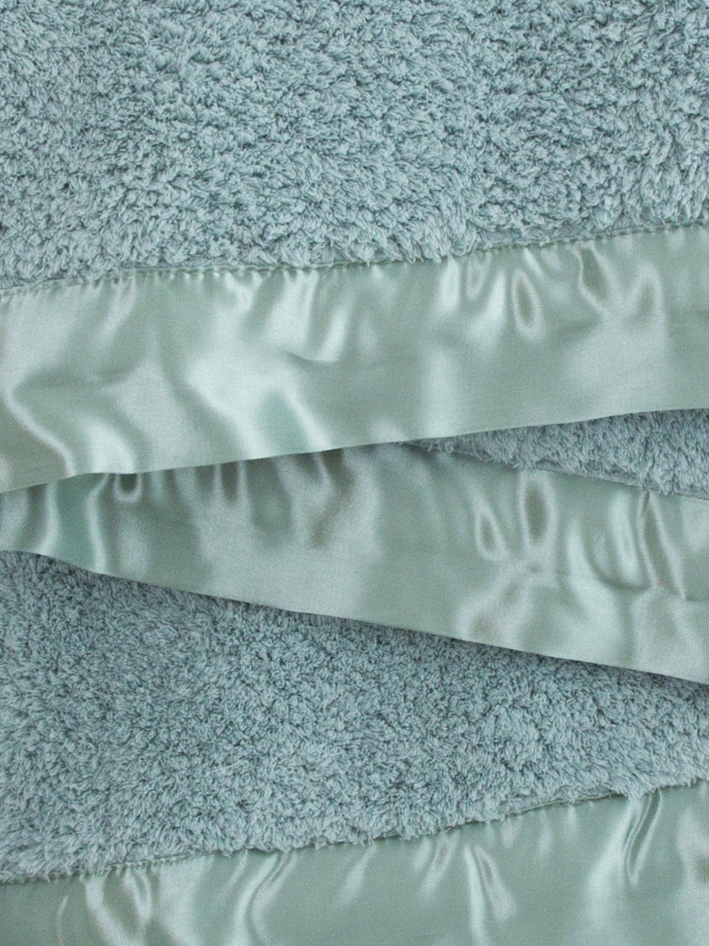 Chenille Baby Blanket: Gift Box / White