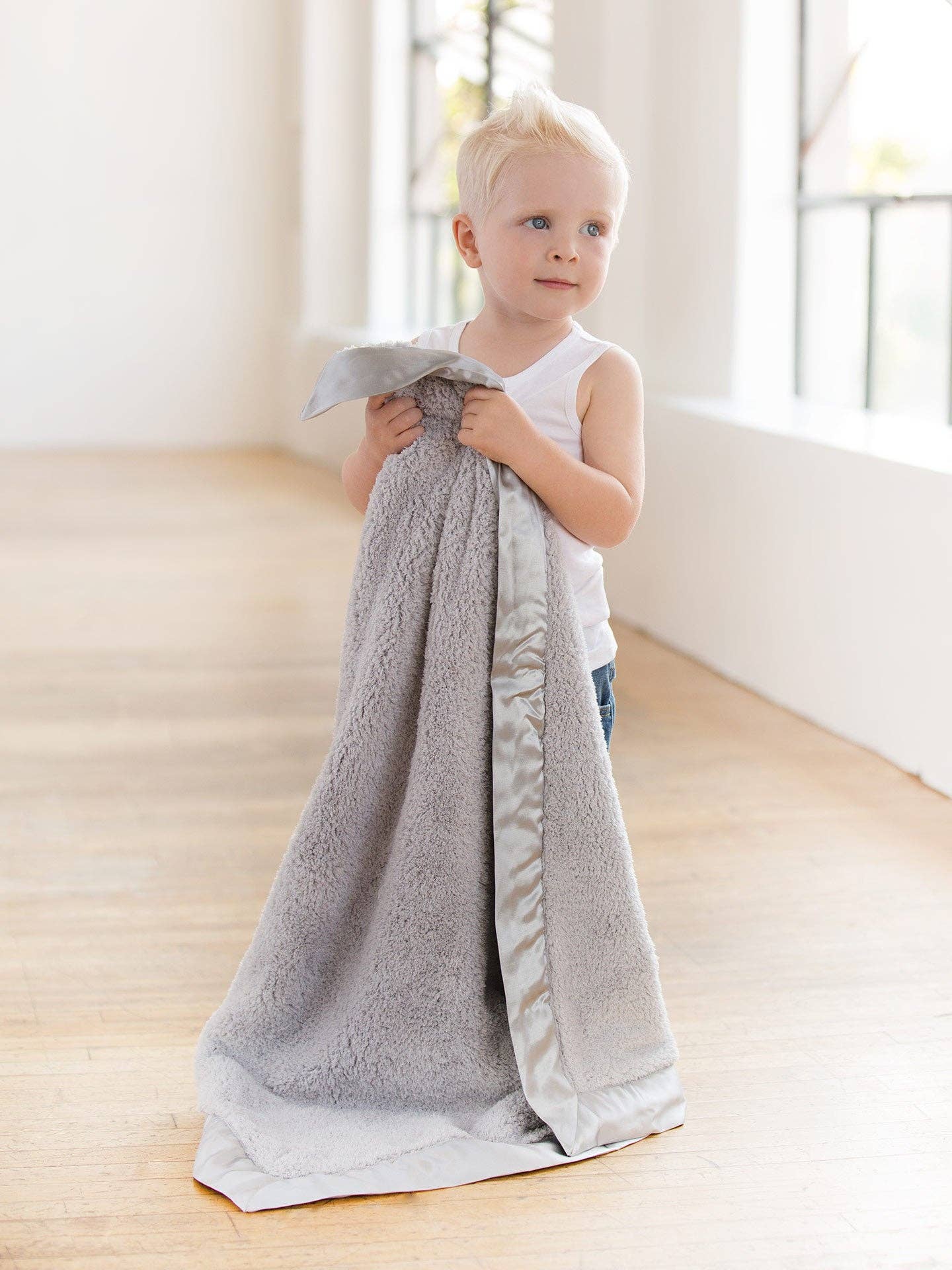Chenille Baby Blanket: Gift Box / White