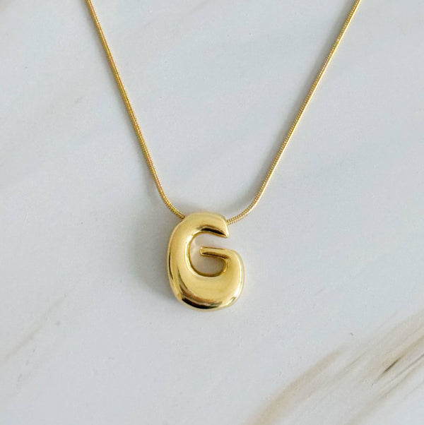 Balloon Letter Initial Necklace: Yellow Gold / E